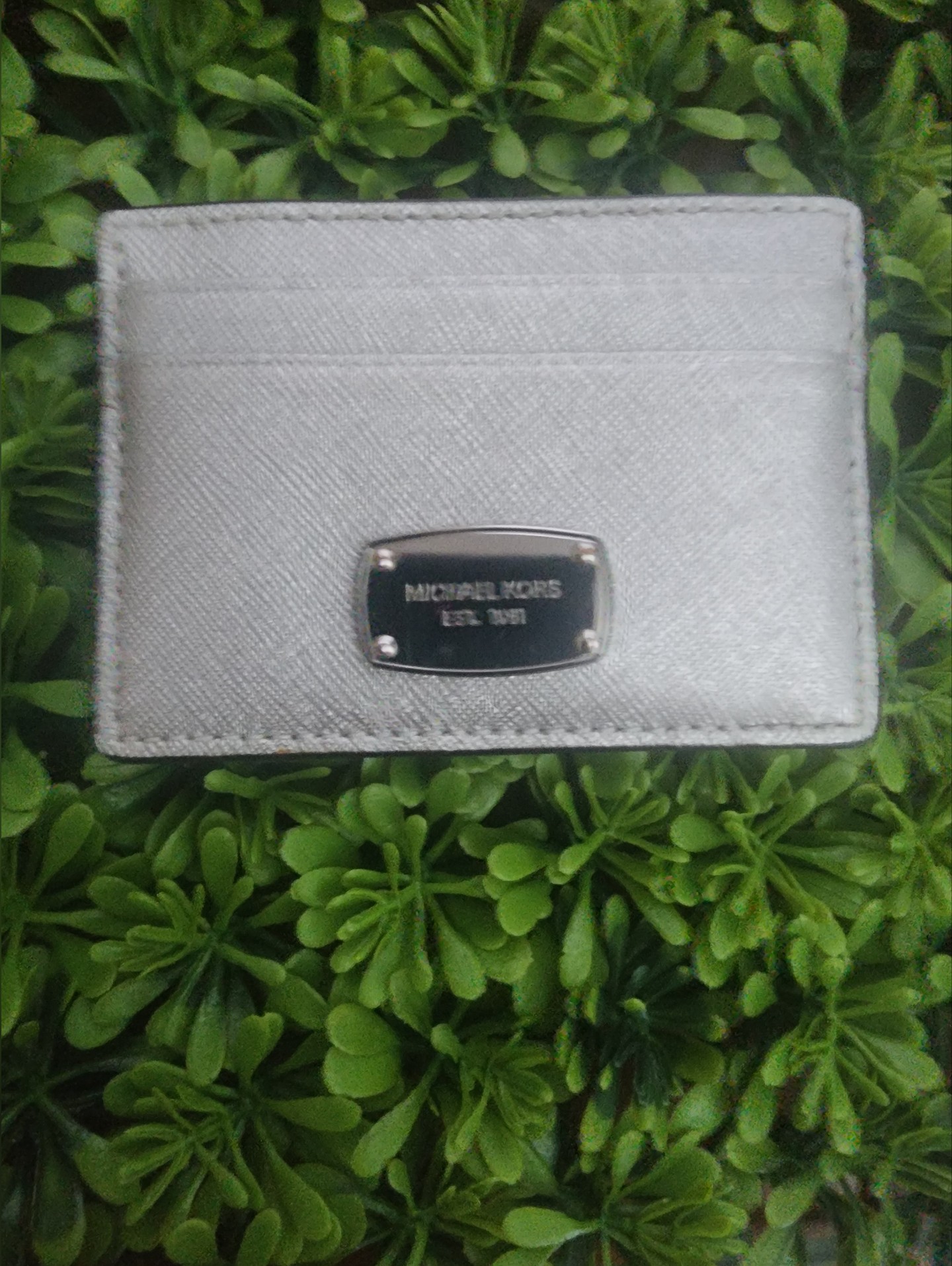 Euc Michael Kors Silver Metallic Card  Key Holder